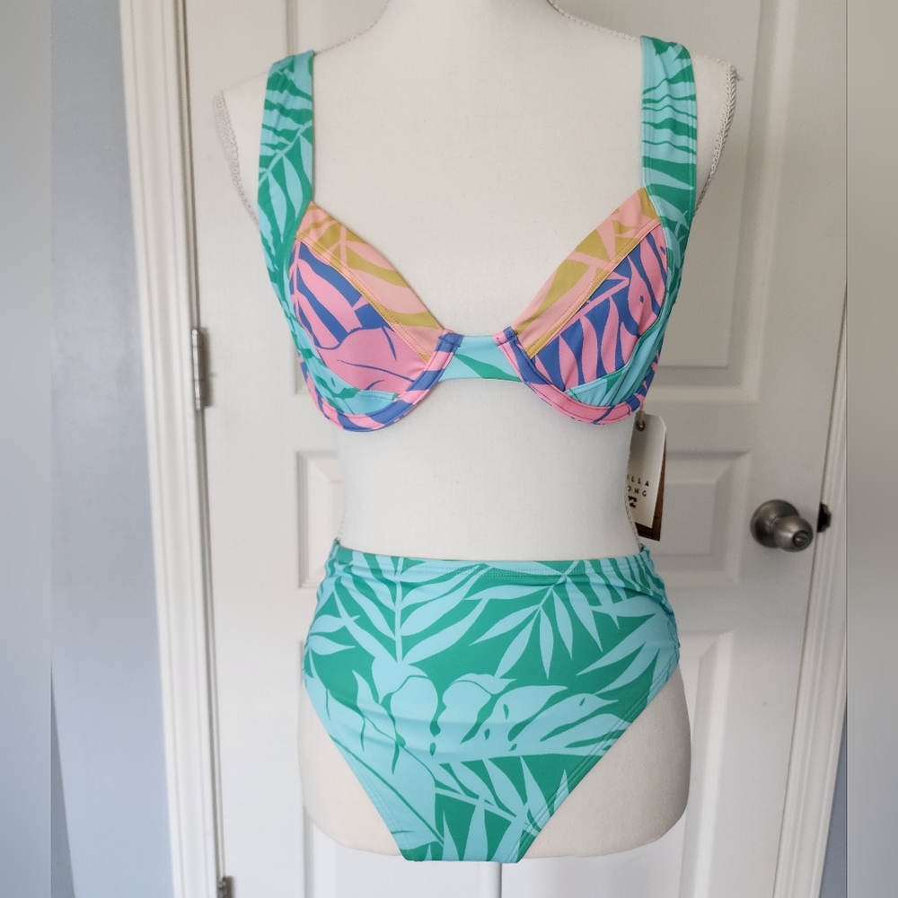 NWT BILLIBONG 2 PIECE BIKINI, TROPICAL PATTERN BRA TOP, HIGH WASTED BOTTOMS